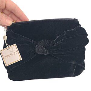 NWT Shiraleah Bea Bow Wristlet Black Velvet Gold Chain Accent 7.5" x 5.5"